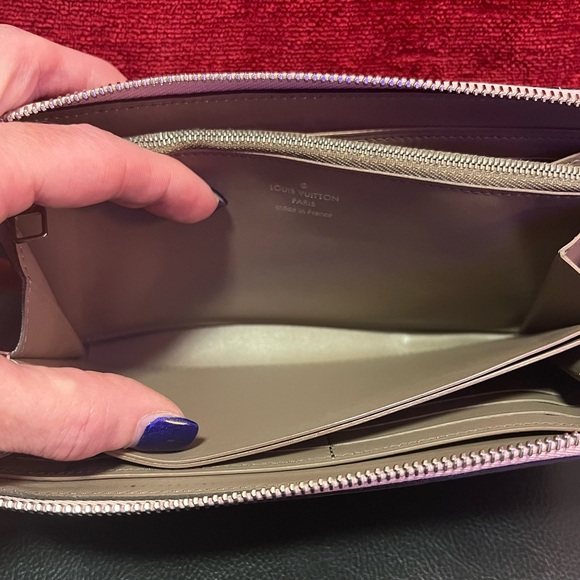 LOUIS VUITTON AUTHENTIC PINK PEBBLED LEATHER LONG ZIPPY WALLET. EUC. - Picture 6 of 12